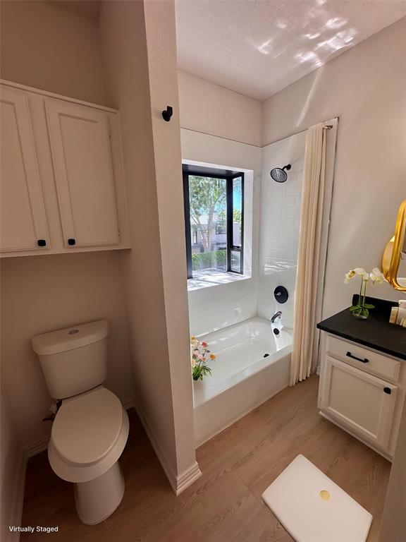 4800 W Lovers Lane 212