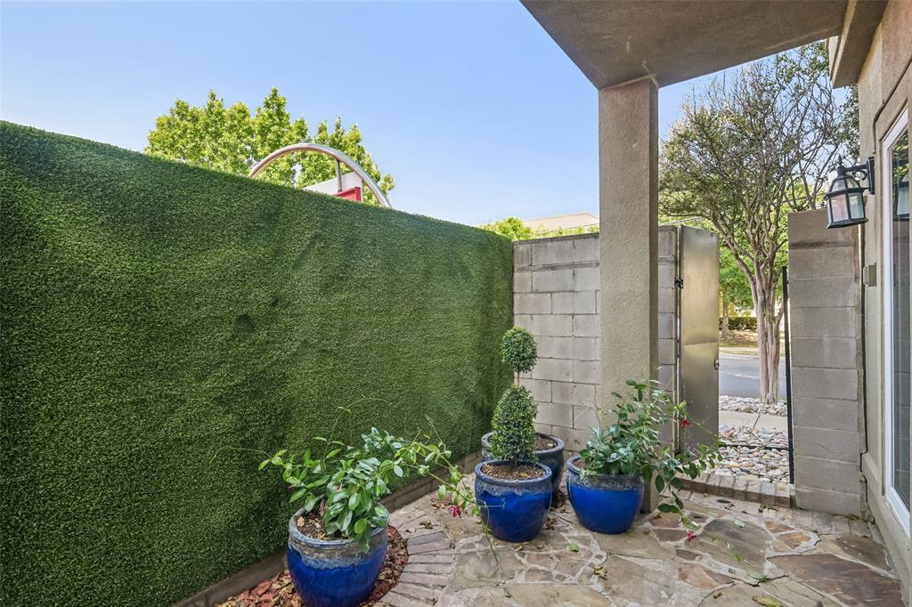 3524 Cedarplaza Lane