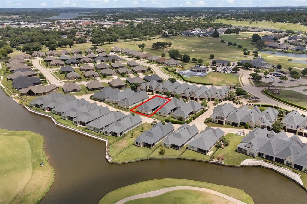 Photo of 2407 Vineyard Drive, Granbury, TX 76048 (MLS # 21319831)