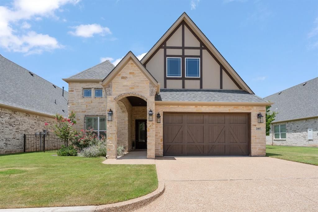 Photo of 2407 Vineyard Drive, Granbury, TX 76048 (MLS # 21319831)
