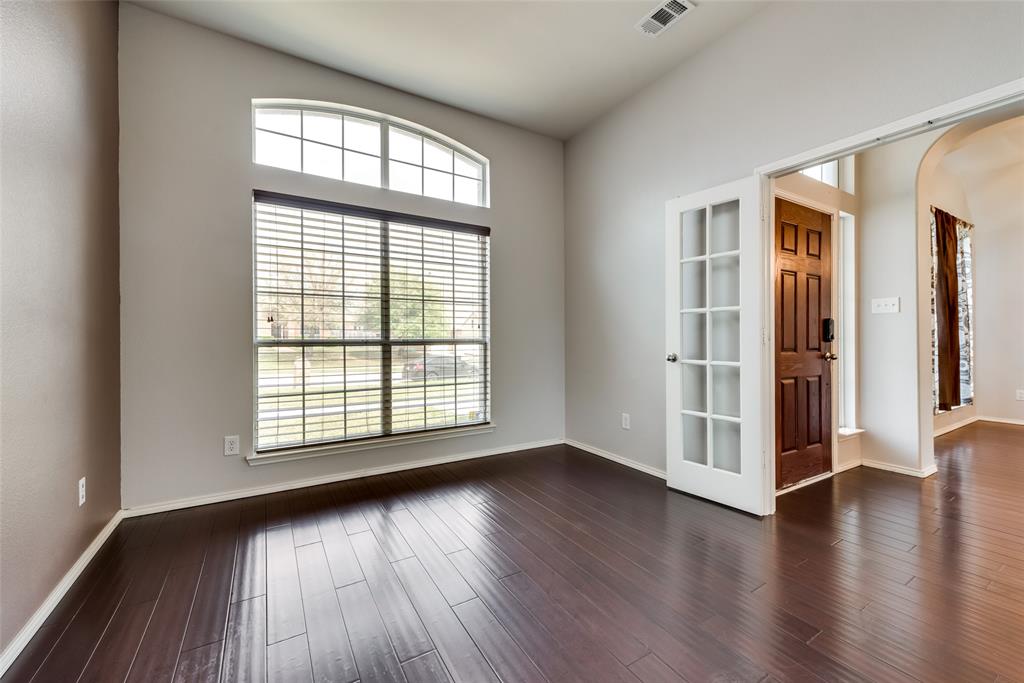 630 Oak Creek Drive