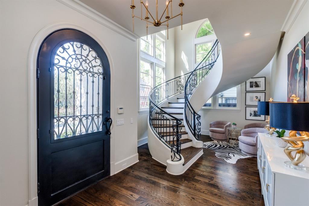 4432 Mockingbird Parkway