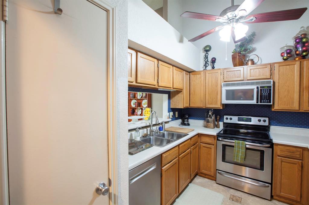 Euless, Texas 76039, United States, 3 Bedrooms Bedrooms, ,2 BathroomsBathrooms,Residential,Active,151390