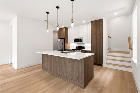 413 N Patton Avenue Dallas TX 75203