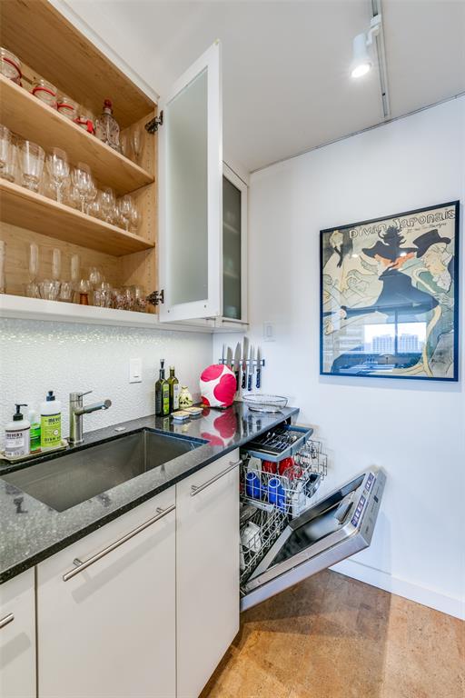 Twenty-One Turtle Creek Condo - Residential