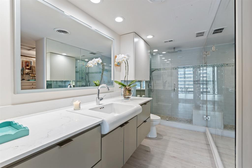 Park Towers Condominiums - Residential