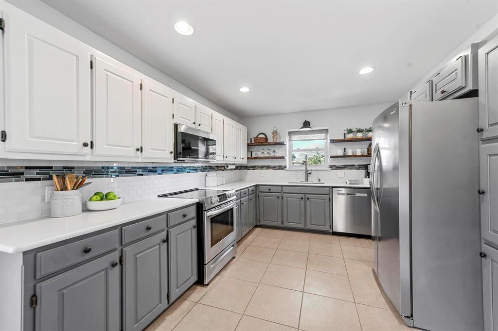 Highland Village, Texas 75077, United States, 3 Bedrooms Bedrooms, ,2 BathroomsBathrooms,Residential,Pending,5254