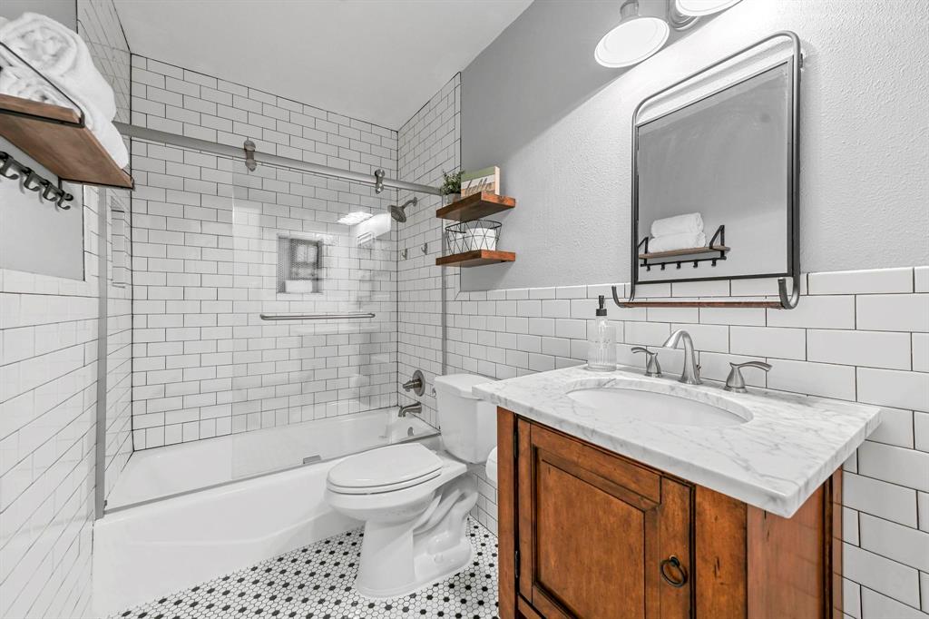 Highland Village, Texas 75077, United States, 3 Bedrooms Bedrooms, ,2 BathroomsBathrooms,Residential,Pending,5254