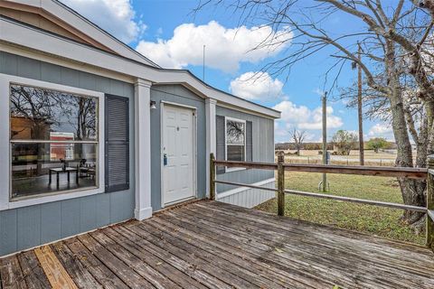 A home in Mineral Wells