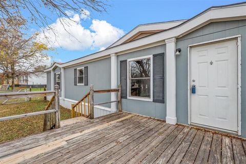 A home in Mineral Wells