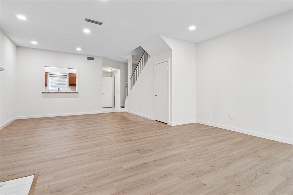 Cobblestone Square - Residential Lease