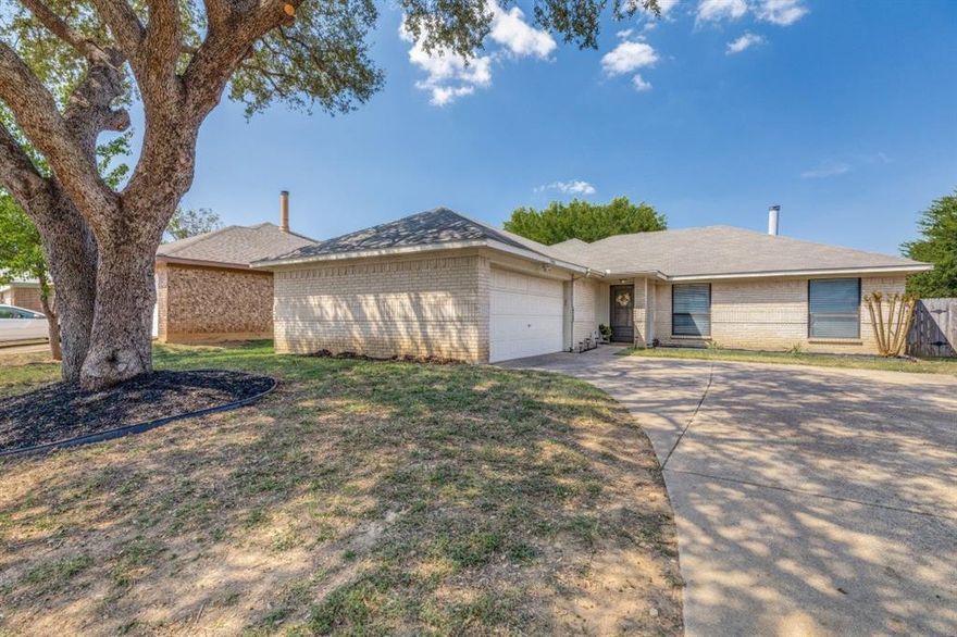 Welcome home! This beautifully renovated home is ready for its new owner. Step inside to discover high vaulted textured ceilings, freshly painted, new laminate flooring, and stylish updated fixtures throughout. This home offers a perfect blend of cozy character and contemporary style. The kitchen is a warm and welcoming space—ideal for cooking and gathering while making long lasting memories. Enjoy a spacious backyard ideal for entertaining, relaxing, or creating your own outdoor oasis.  Nestled in a highly sought-after neighborhood, you're just minutes away from vibrant shops, dining, and everyday conveniences.  Don’t miss your chance to own this charming home.  This home is in a desirable neighborhood in Fort Worth and just minutes away from highways, shopping centers and a variety of restaurants.  Don't miss out on the opportunity to own this beautiful home.  Motivated Seller submit your best offer!  Schedule your showing today!