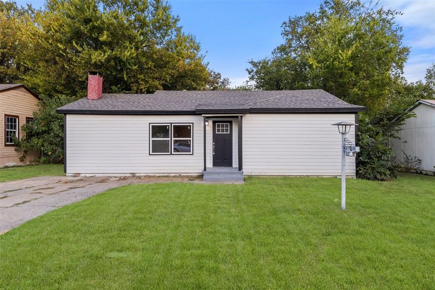 Welcome to 2233 Eastover Avenue, a beautifully renovated home in the heart of Fort Worth. This stunning property features 4 spacious bedrooms and 2 full bathrooms, offering an open floor concept designed for modern living. The bright and airy living area is highlighted by a cozy fireplace, perfect for relaxing evenings with family and friends. One of the unique features of this home is the Additional Dwelling Unit (ADU) in the backyard, providing extra space ideal for guests, in-laws, or even rental income opportunities. The home has been completely updated from top to bottom, blending modern finishes with timeless charm. The open kitchen flows seamlessly into the dining and living spaces, making it a perfect layout for entertaining. Sitting in a well-connected Fort Worth location, this property offers easy access to downtown Fort Worth, schools, parks, shopping, and major highways, giving you both convenience and comfort. Don’t miss this opportunity to own a move-in ready home with an ADU in one of Fort Worth’s growing neighborhoods!