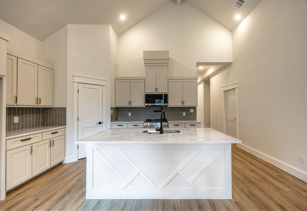 2904 Hiawatha Trail
