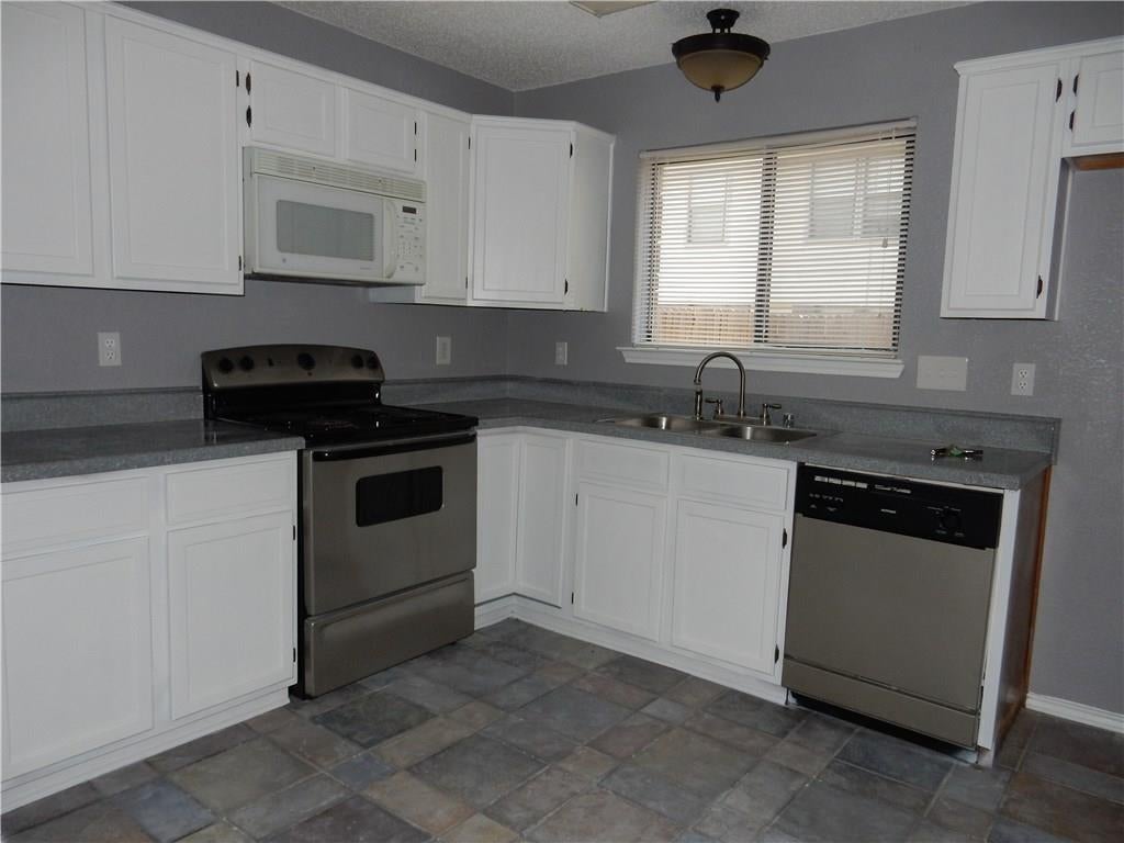 787 Noel Trail
