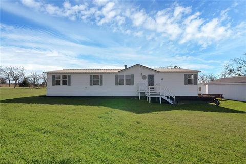 Photo of 1300 Deborah Drive, Kaufman, TX 75142 (MLS # 21214326)