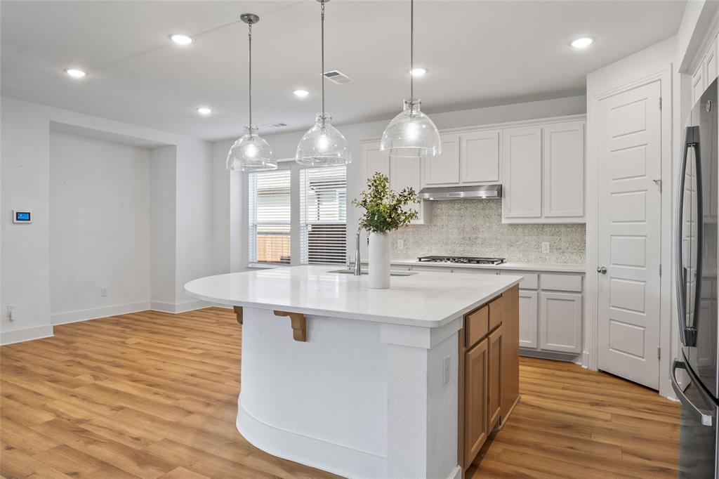 7110 Helena Hill