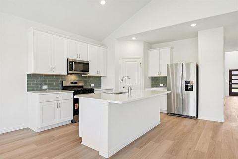 2233 Mustang Way Seagoville TX 75159