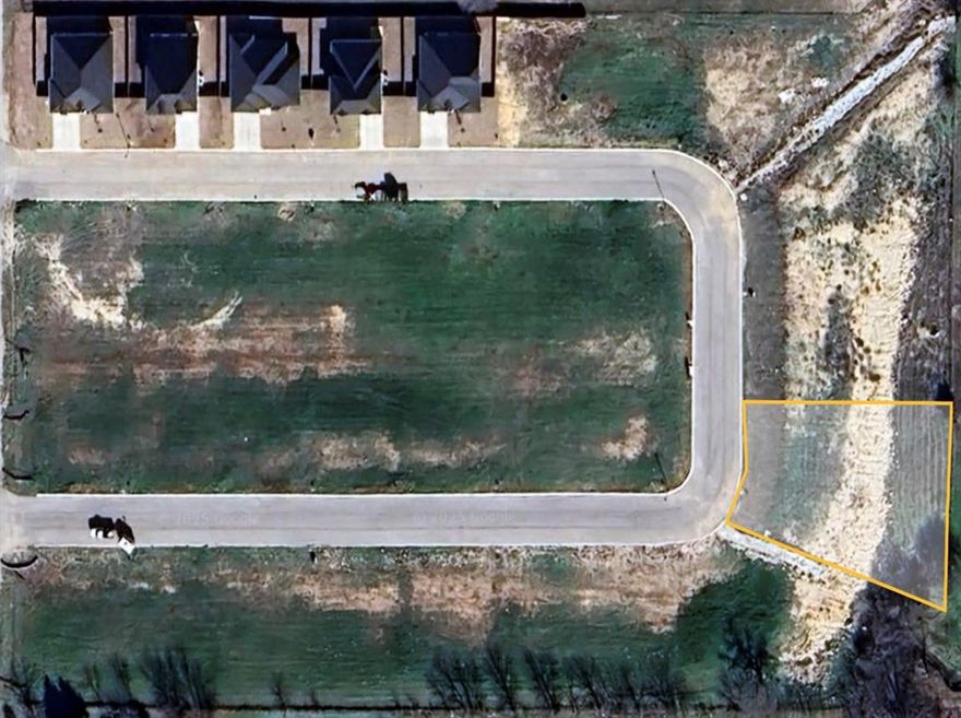 Over-sized Corner lot in Developed neighborhood.  Lots are deed restricted to minimum of 1,500 sf home. Deed restrictions can be provided by developer.  Bring your builder.  No timeline requirements to build.