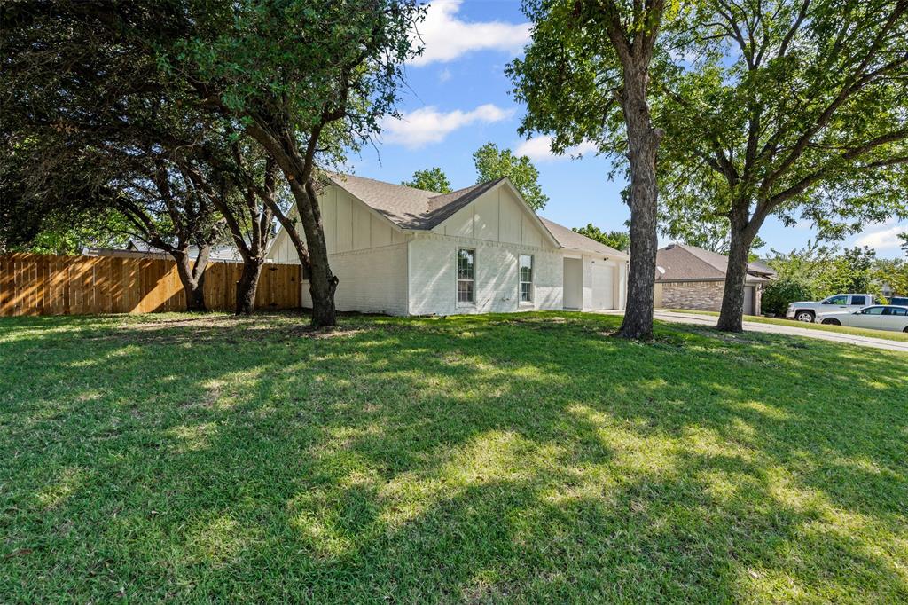 805 W Embercrest Drive