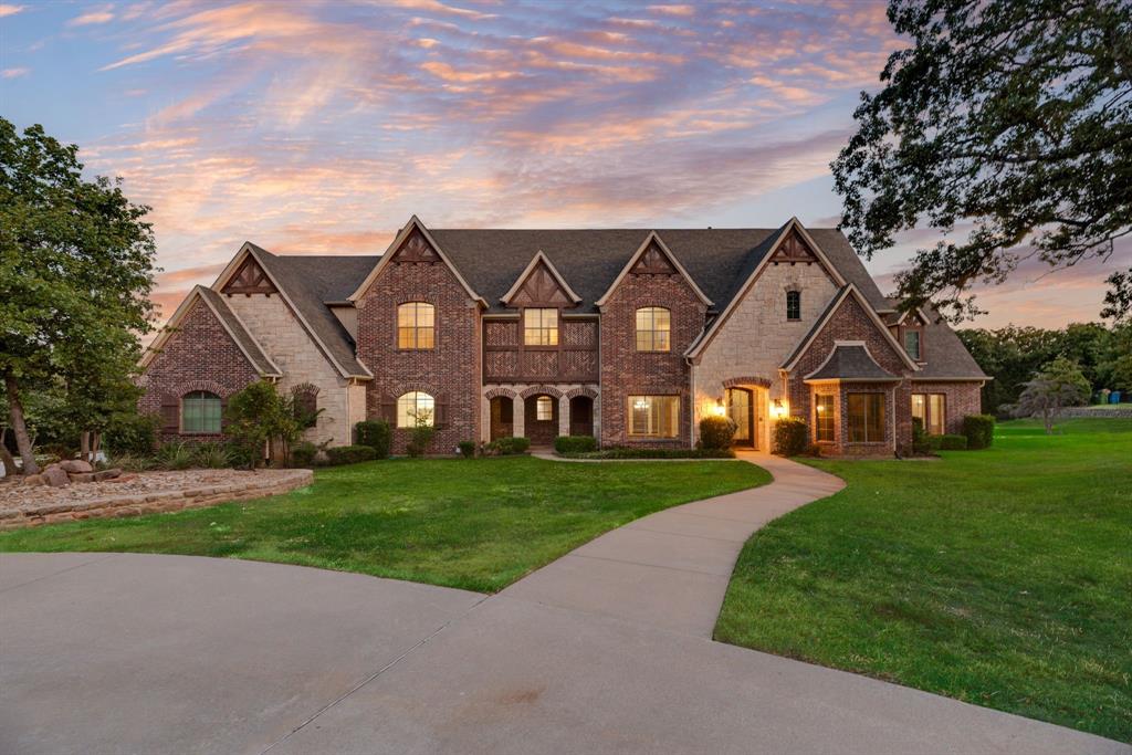 685 Knob Hill Court