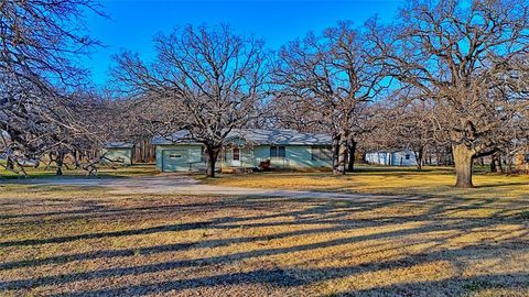 Photo of 449 Olde Towne Road, Paradise, TX 76073 (MLS # 21203178)