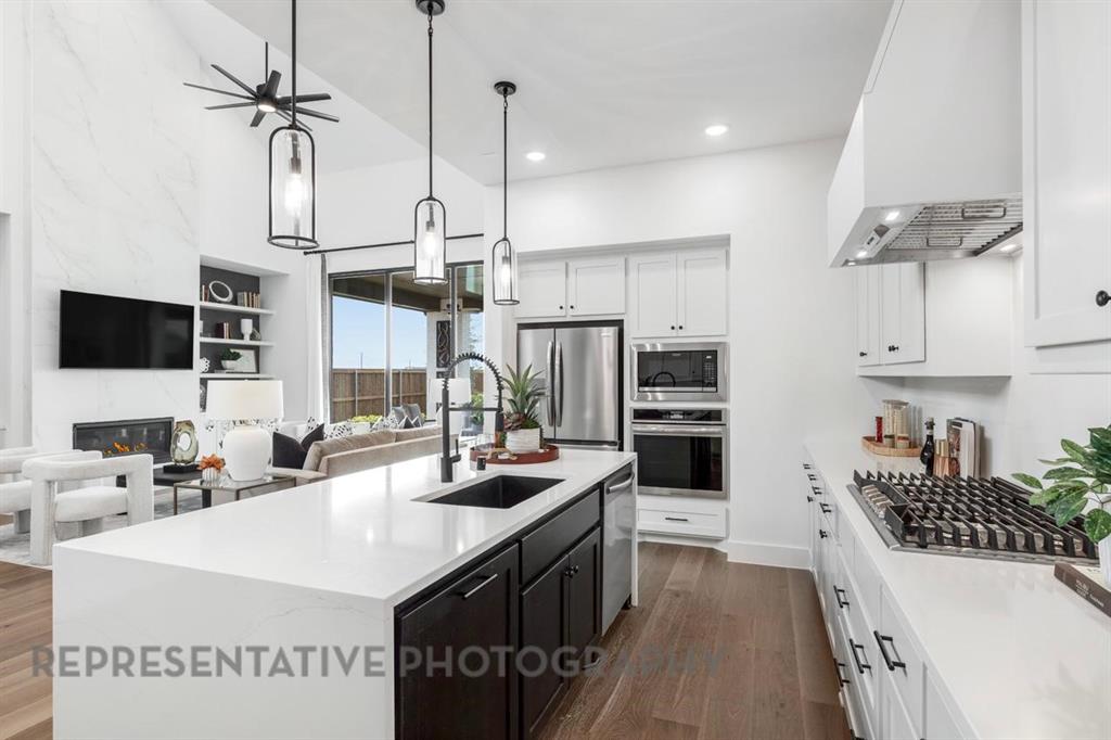6321 Foxglove Lane