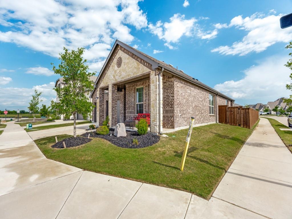 1109 Beach Boulevard - Photo 2