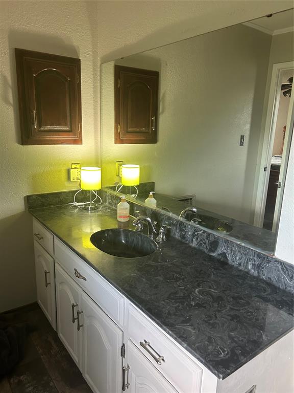 Oak Lawn Estate - Residential