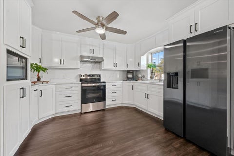 Photo of 1405 Langston Street, Fort Worth, TX 76105 (MLS # 21420128)