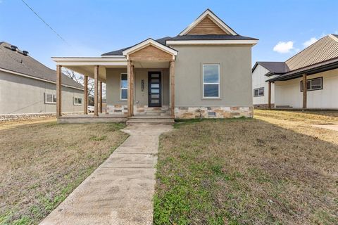1247 Bonham Street Paris TX 75460