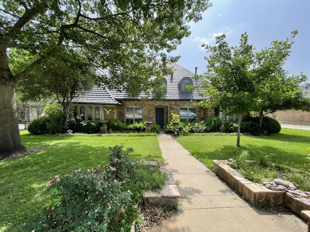 Photo of 3209 Bridlegate Drive, Arlington, TX 76016 (MLS # 21252081)