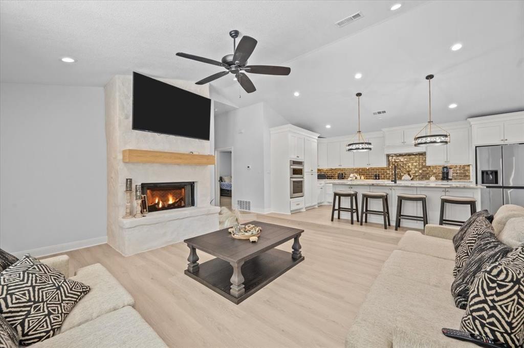 1107 Bays Road