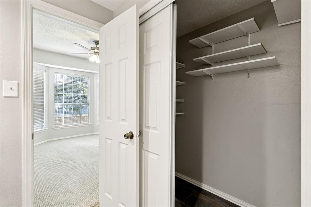 Oaks Of Lakewood Condo - Residential