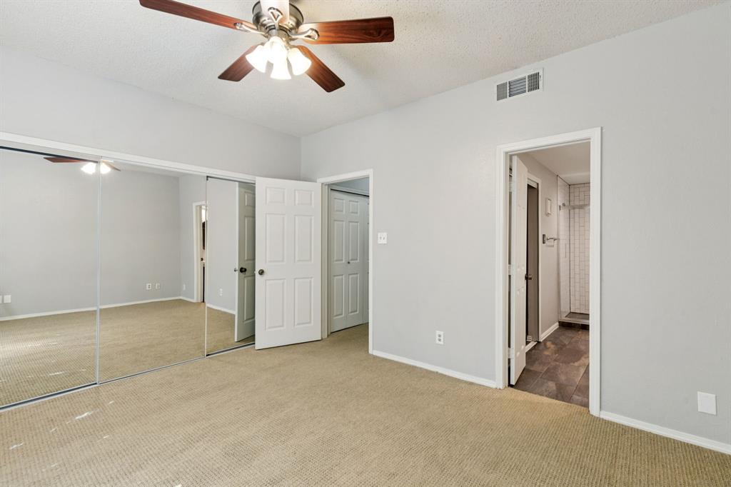 Oaks Of Lakewood Condo - Residential