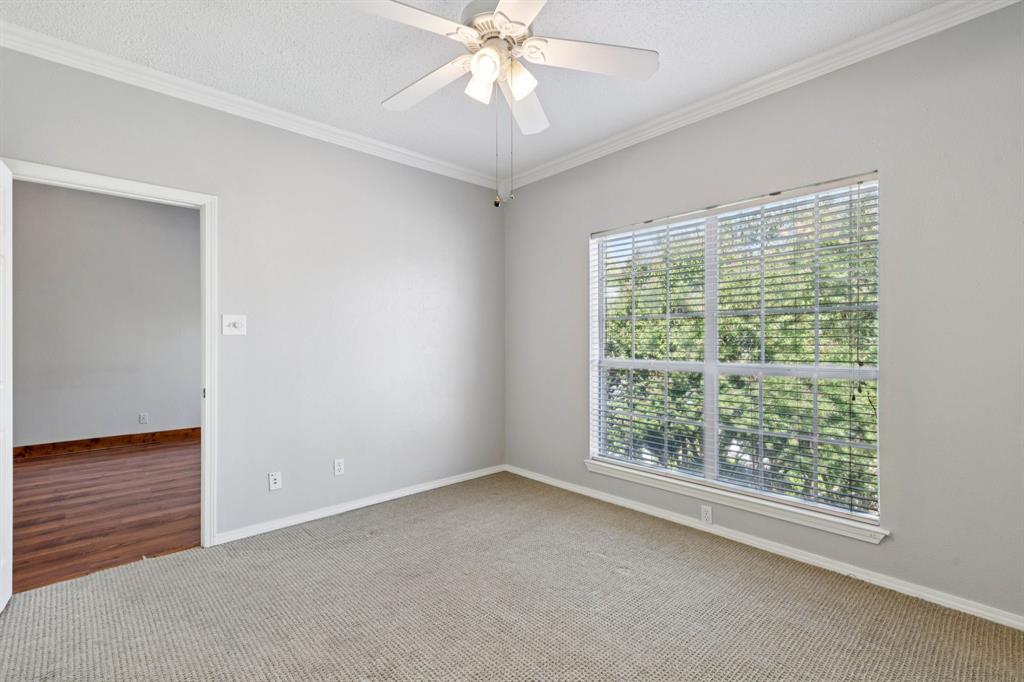 Oaks Of Lakewood Condo - Residential
