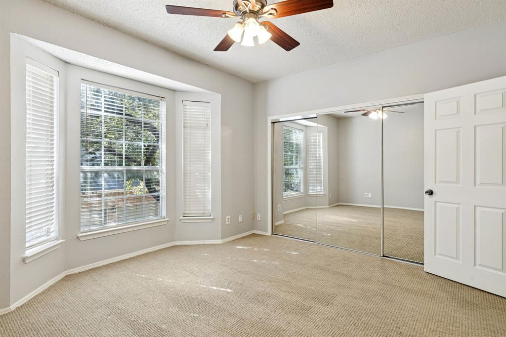 Oaks Of Lakewood Condo - Residential