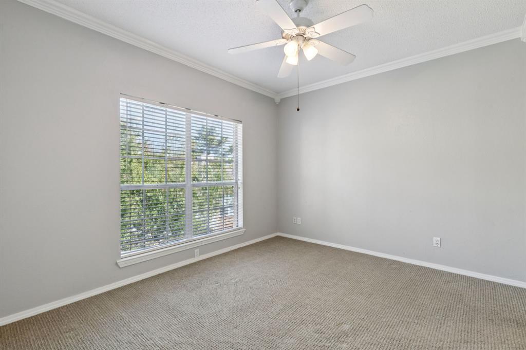 Oaks Of Lakewood Condo - Residential