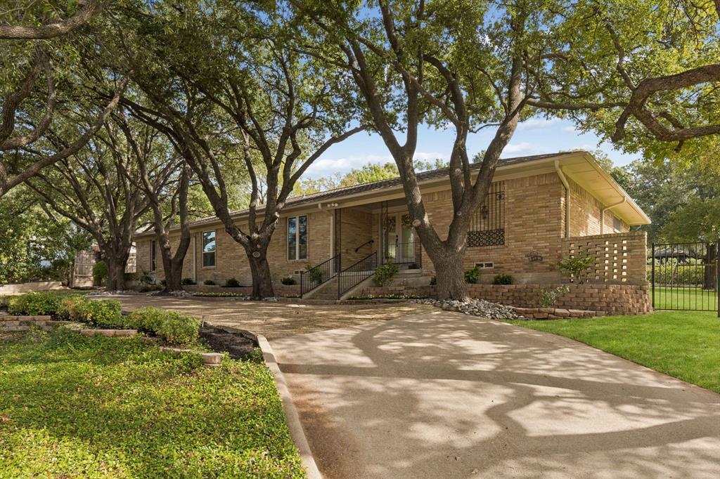 14032 Hillcrest Road