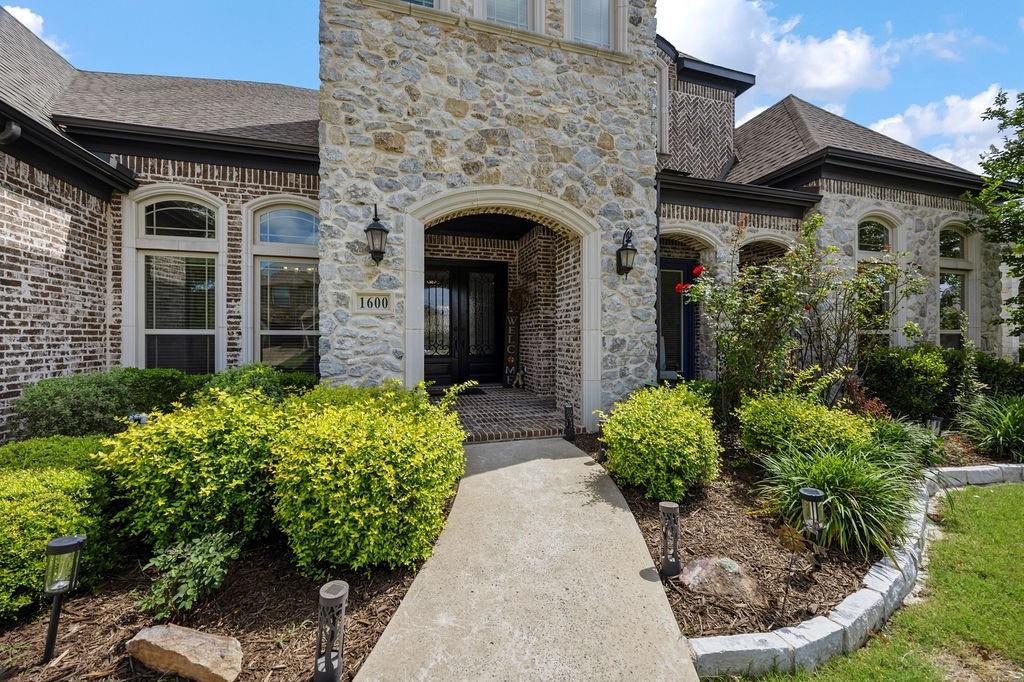 1600 Mountain Creek Lane