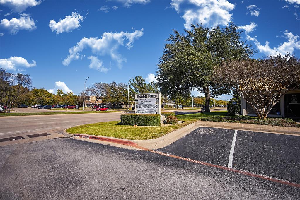 1134 W Pioneer Parkway