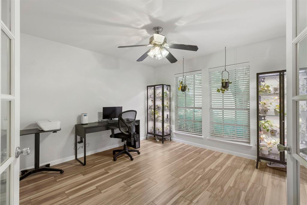 1901 Highland Oaks Drive