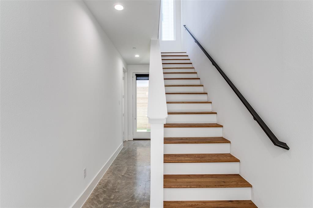 Ross Ave Heights - Residential Lease