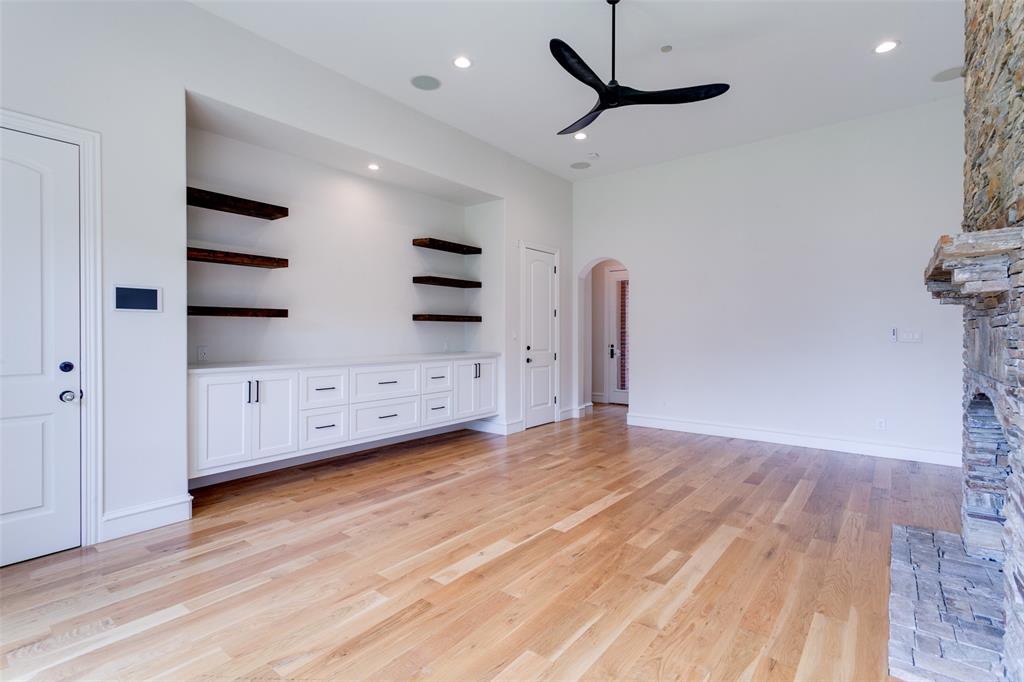 MONTICELLO ADDITION-SOUTHLAKE BLOCK 3 LOT 11 - Residential