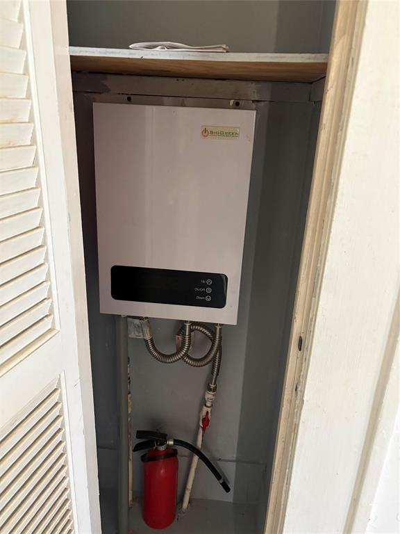 RDIV 066-LXVI GROESBECK - Residential