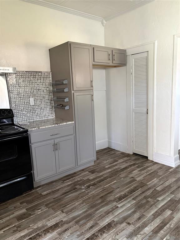 RDIV 066-LXVI GROESBECK - Residential