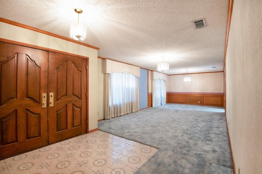 6883 County Road 4098