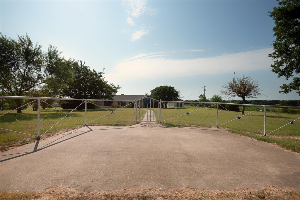 6883 County Road 4098