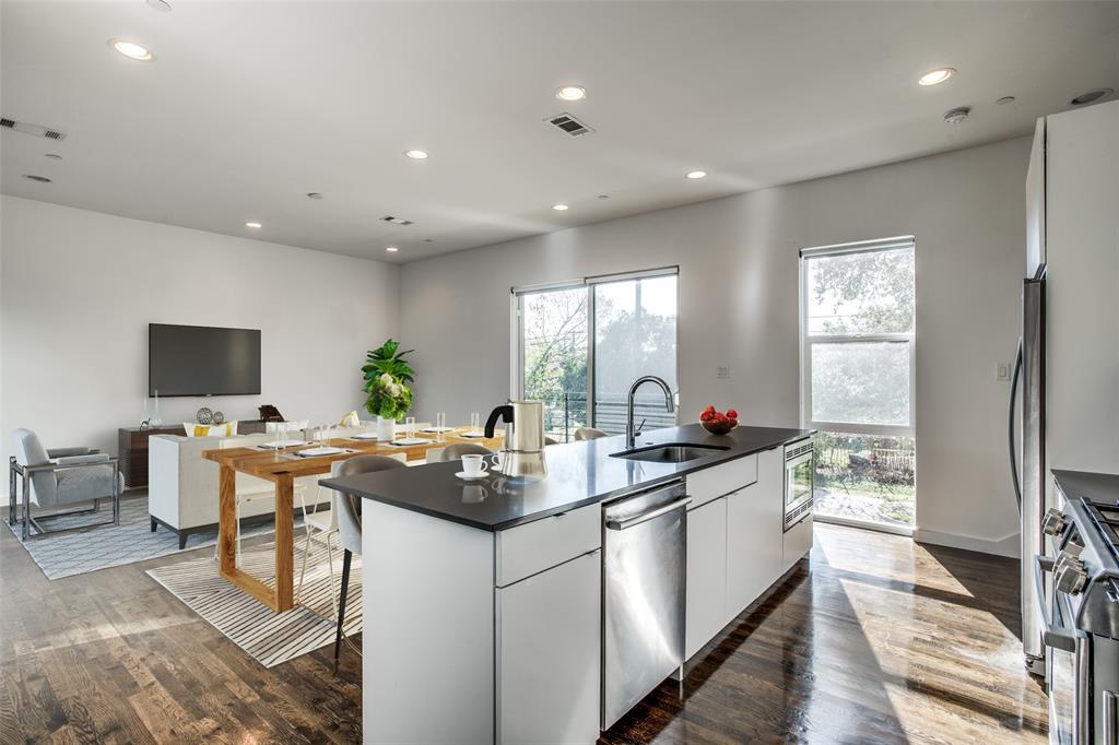 4901 Live Oak Street B