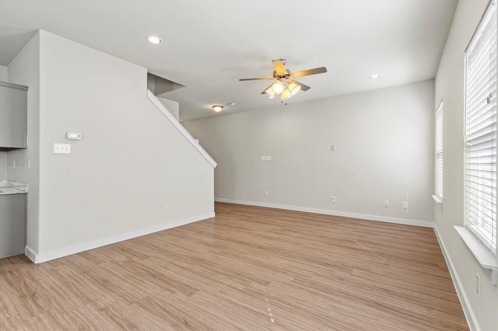 Parkway Village 02 - Residential Lease